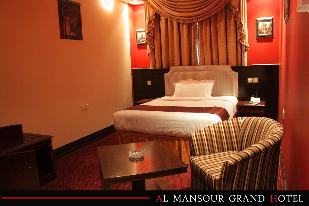 Al Mansour Grand Hotel Ḩafar al Bāţin Rom bilde